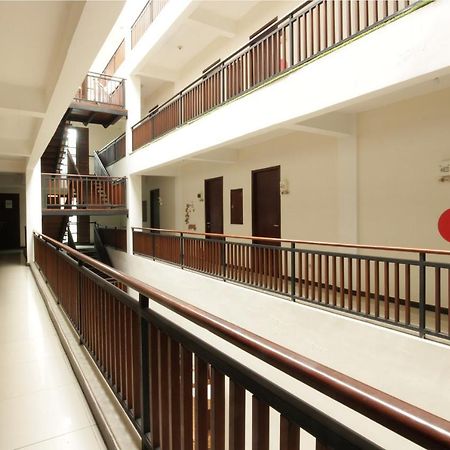 Dago'S Hill Hotel Бандунг Экстерьер фото