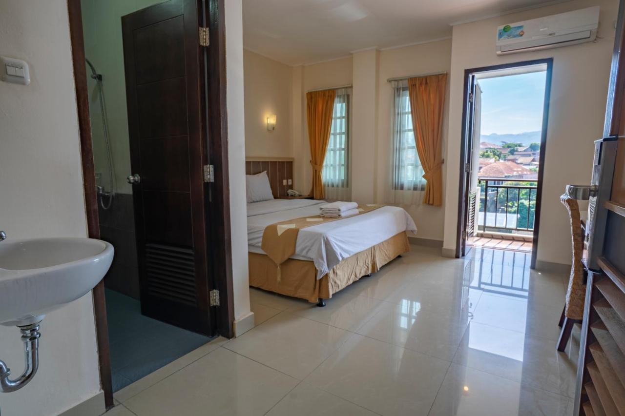 Dago'S Hill Hotel Бандунг Экстерьер фото