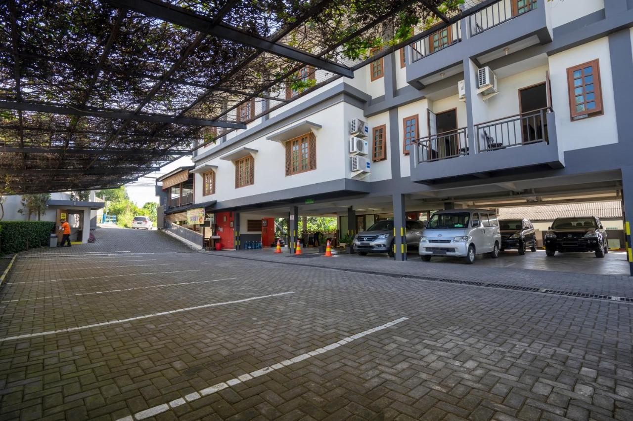 Dago'S Hill Hotel Бандунг Экстерьер фото